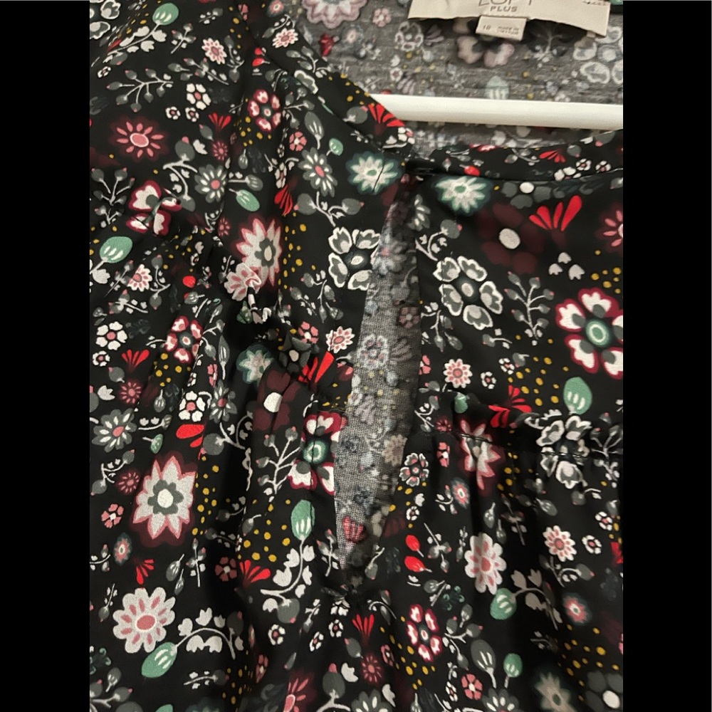 Ann Taylor Loft top sz 16